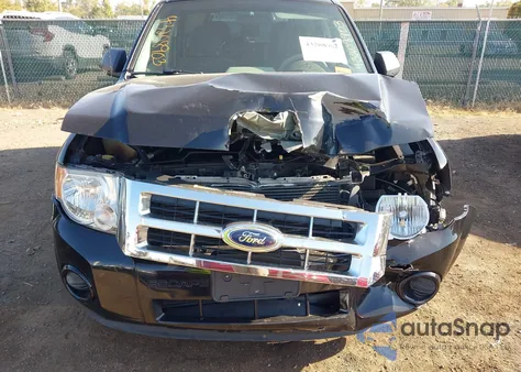 2012 Ford Escape Xls z USA, uszkodzony, nr VIN 1FMCU0C75CKB40673